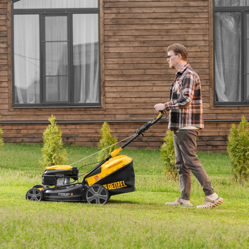 Газонокосилка бензиновая GLD-460SP, 146 куб.см, ширина 46 см, привод 7 уровней, травосборник 50 л Denzel по ценам производителя в Москве с доставкой по всей России