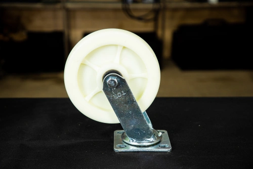 Колесо большегрузное поворотное SCdnb 42 100 мм полипропиленовое с тормозом по ценам производителя в Москве с доставкой по всей России