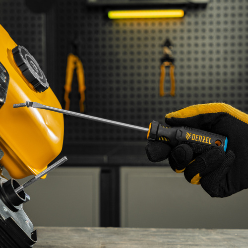 Отвертка SL5x150 мм, CrV, трехкомпонентная рукоятка Denzel по ценам производителя в Москве с доставкой по всей России