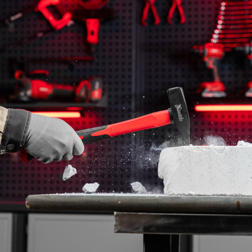 Молоток слесарный optimal, 800 г, фибергласовая обрезиненная рукоятка, квадратный боек Matrix по ценам производителя в Москве с доставкой по всей России