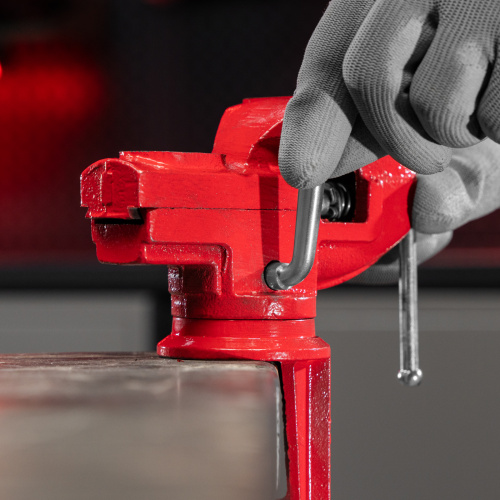 Тиски слесарные, 50 мм, настольные, поворотные, c наковальней MTX по ценам производителя в Москве с доставкой по всей России