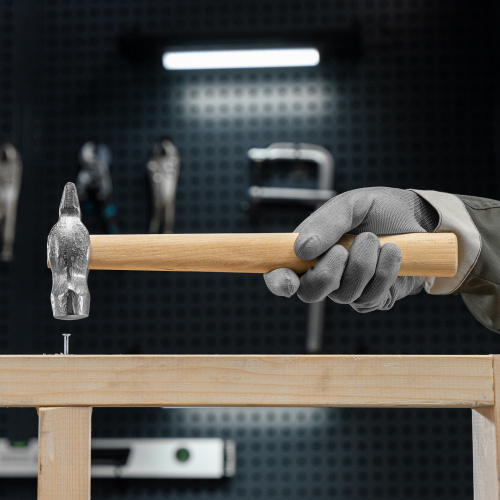 Молоток слесарный, 500 г, круглый боек, деревянная рукоятка по ценам производителя в Москве с доставкой по всей России