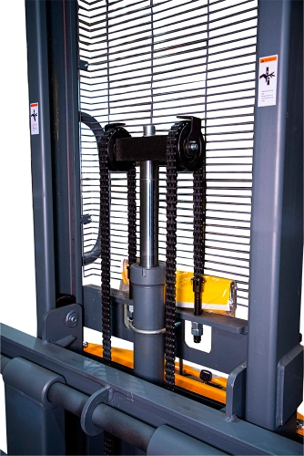 Штабелер гидравлический с электроподъемом 1,5 т 1,6 м XILIN CDD15B-E с раздвижными вилами по ценам производителя в Москве с доставкой по всей России