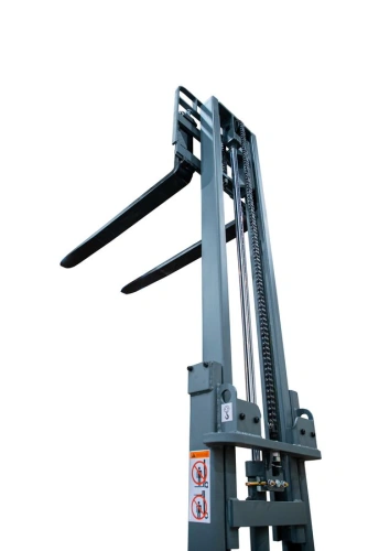 Штабелер самоходный 1,0 т 3,0 м XILIN CPD10W с наклоном мачты и противовесом 24/105 В/Ач по ценам производителя в Москве с доставкой по всей России