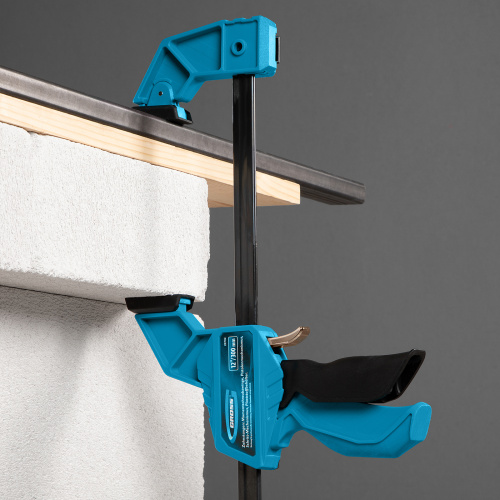 Струбцина реечная, быстрозажимная, пистолетного типа, пошаговый механизм, пластиковый корпус, 300 мм Gross по ценам производителя в Москве с доставкой по всей России