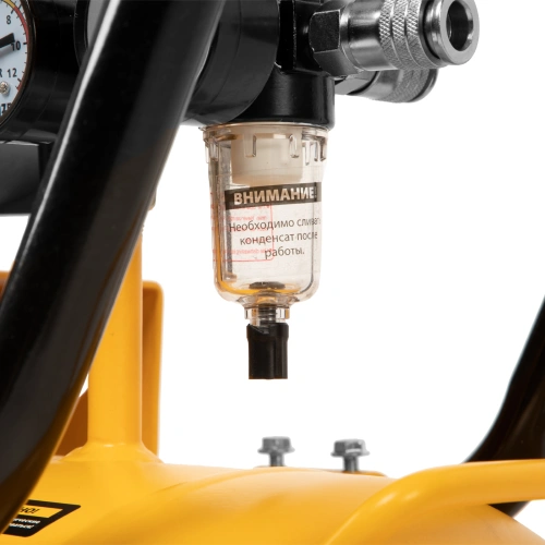 Компрессор безмасляный, малошумный DLS 3300/100, 3300 Вт,3x1100, 100 л, 570 л/мин ,блок управления Denzel по ценам производителя в Москве с доставкой по всей России