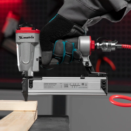 Нейлер финишный, шпилькозабивной пистолет, пневматический, гвоздь 23GA D 0.64 мм  длина 10-30 мм Matrix по ценам производителя в Москве с доставкой по всей России