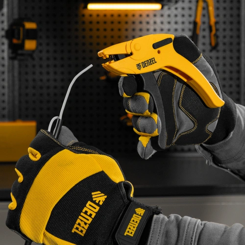 Щипцы для зачистки электропроводов, сечением 0,2-6 мм2, функция обрезания проводов Denzel по ценам производителя в Москве с доставкой по всей России