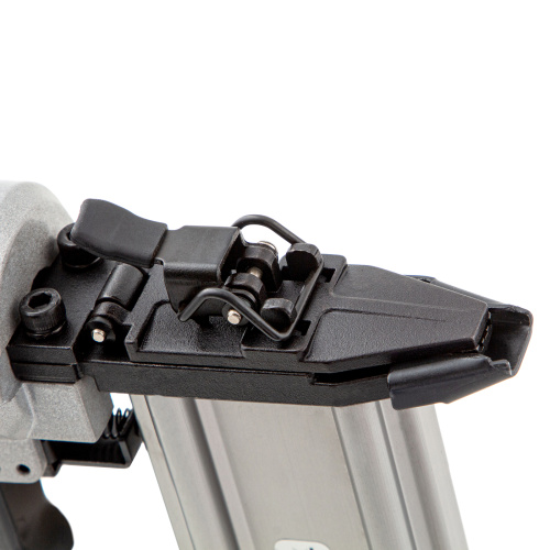 Нейлер пневматический для гвоздей от 10 до 50 мм Matrix по ценам производителя в Москве с доставкой по всей России