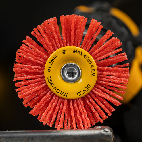 Щетка для дрели, 65 мм, Плоская, со шпилькой, нейлоновая щетина Denzel по ценам производителя в Москве с доставкой по всей России