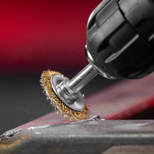 Щетка для дрели, 30 мм, плоская со шпилькой, латунированная витая проволока Matrix по ценам производителя в Москве с доставкой по всей России