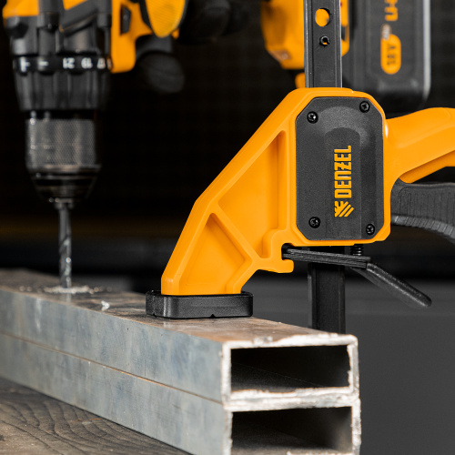 Струбцина F-образная, быстрозажимная, 150 х 80 мм, усиленный нейлоновый корпус Denzel по ценам производителя в Москве с доставкой по всей России