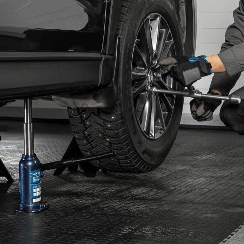 Домкрат гидравлический бутылочный телескопический, 2 т, подъем 170-380 мм Stels по ценам производителя в Москве с доставкой по всей России