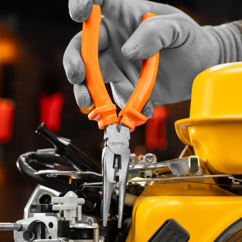 Длинногубцы прямые Classic, 180 мм, шлифованные, пластмассовые рукоятки Sparta по ценам производителя в Москве с доставкой по всей России