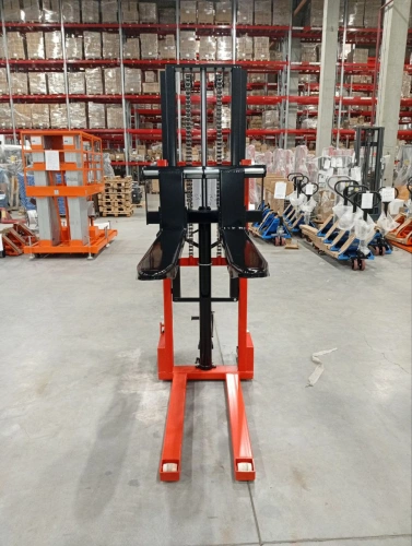 Штабелер гидравлический 1,5 т 2,0 м TOR CTY-EH с раздвижными вилами по ценам производителя в Москве с доставкой по всей России