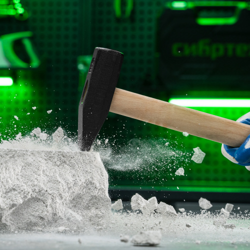 Молоток слесарный 1000 г, квадратный боек, деревянная рукоятка Сибртех по ценам производителя в Москве с доставкой по всей России