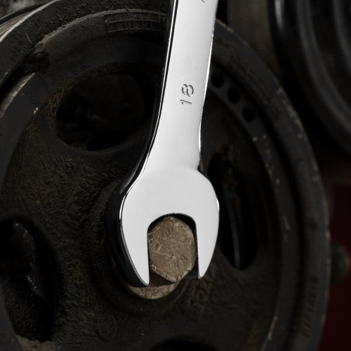 Ключ комбинированный трещоточный, 18 мм, CrV, зеркальный хром Matrix Professional по ценам производителя в Москве с доставкой по всей России