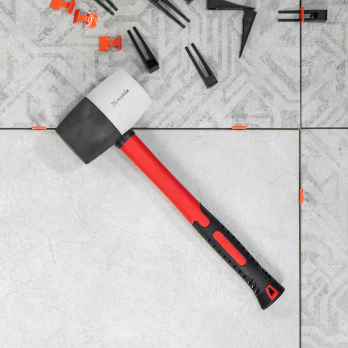 Киянка резиновая, 910 г, черно-белая резина, фибергласовая рукоятка Matrix по ценам производителя в Москве с доставкой по всей России