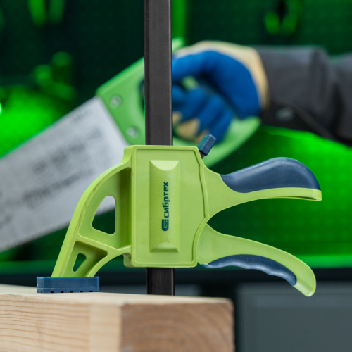 Струбцина F-образная, быстрозажимная, 600 х 70 х 820 мм, пластиковый корпус, фиксатор, двухкомпонентная рукоятка Сибртех по ценам производителя в Москве с доставкой по всей России