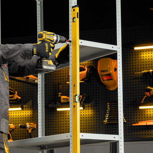 Уровень алюминиевый, магнит, фрезерованный, 3 глазка (1 зеркал.) 0,5 мм/м, 1200 мм Denzel по ценам производителя в Москве с доставкой по всей России