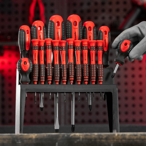 Набор отверток Fusion на подвесной полке 18 шт, CrV Matrix по ценам производителя в Москве с доставкой по всей России