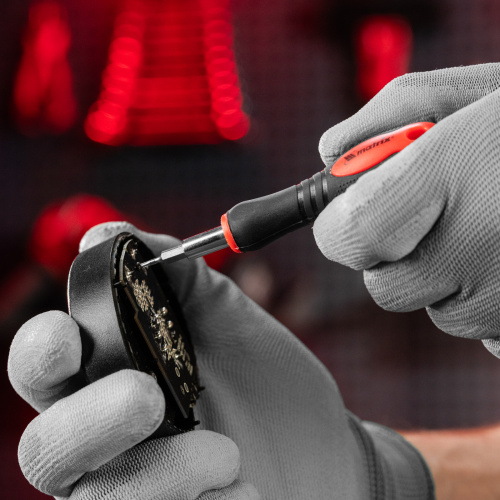 Отвертка для точных работ с насадками Fusion, 22 предмета, в пластиковом пенале Matrix по ценам производителя в Москве с доставкой по всей России