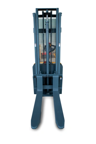 Штабелер самоходный 1,5 т 2,5 м XILIN CDD15K-EN  24/105 В/Ач с раздвижными вилами (с платформой) по ценам производителя в Москве с доставкой по всей России