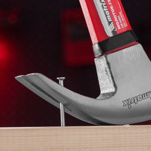 Молоток-гвоздодер, 450 г, боек c магнитом, фибергласовая обрезиненная рукоятка Matrix по ценам производителя в Москве с доставкой по всей России