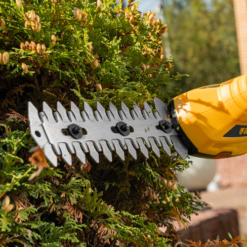 Ножницы-кусторез с телескопической штангой аккумуляторные G801E с акк. 7.2В Li-Ion 1.5 Ач Denzel по ценам производителя в Москве с доставкой по всей России