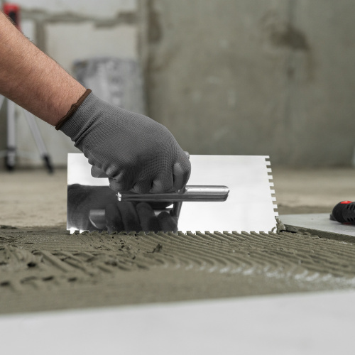 Гладилка из нержавеющей стали, 280 х 130 мм, деревянная ручка, зуб 6 х 6 мм Matrix по ценам производителя в Москве с доставкой по всей России