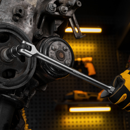 Набор инструментов, 1/2", 1/4", CrV, S2, пластиковый кейс, 84 предмета Denzel по ценам производителя в Москве с доставкой по всей России