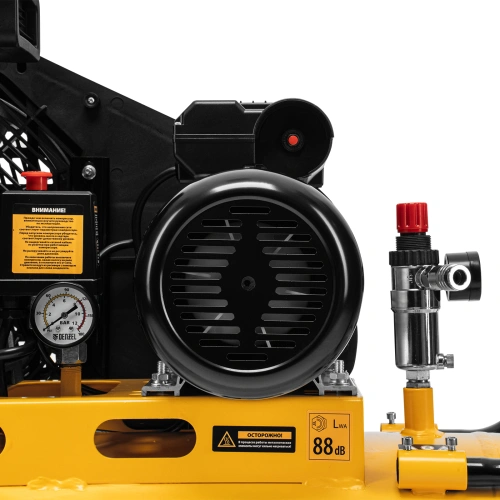 Компрессор воздушный рем. привод BCI 2200/100, 2,2 кВт, 100 литров, 420 л/мин Denzel по ценам производителя в Москве с доставкой по всей России