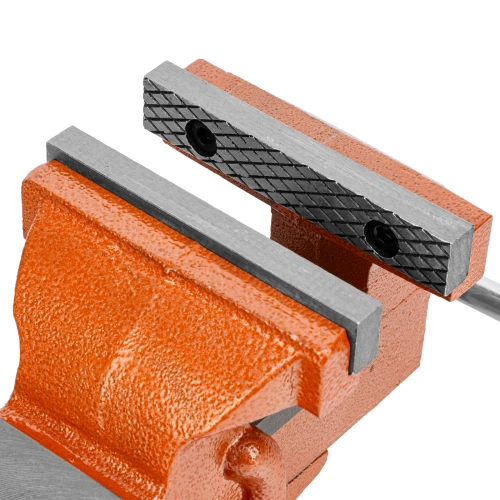 Тиски слесарные, 100 мм, поворотные, с наковальней Sparta по ценам производителя в Москве с доставкой по всей России