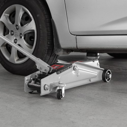 Домкрат гидравлический подкатной, 3 т, высота подъема 130-410 мм, поворотная ручка Matrix по ценам производителя в Москве с доставкой по всей России