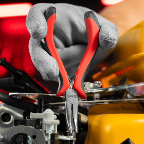 Длинногубцы изогнутые Mini, 130 мм, никелированные, авторазжим, двухкомпонентные рукоятки Matrix по ценам производителя в Москве с доставкой по всей России