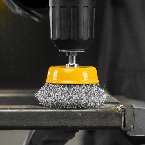 Щетка для дрели, 65 мм, Чашка, со шпилькой , нержавеющая витая проволока Denzel по ценам производителя в Москве с доставкой по всей России