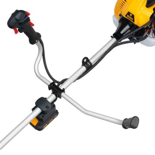 Триммер бензиновый DT-52E, 52 см3, неразъемная штанга, электростартер, состоит из 2 частей Denzel по ценам производителя в Москве с доставкой по всей России