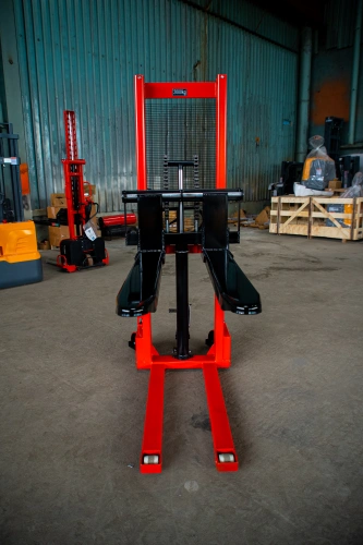 Штабелер гидравлический 2,0 т 1,6 м TOR CTY-E с раздвижными вилами по ценам производителя в Москве с доставкой по всей России