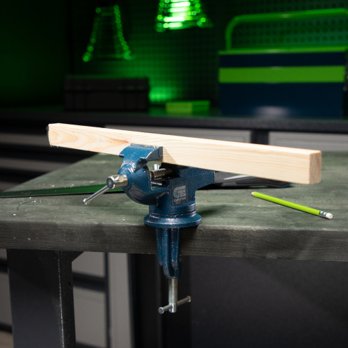 Тиски слесарные, настольные, поворотные, ширина рабочих губок 50 мм, наковальня Сибртех по ценам производителя в Москве с доставкой по всей России