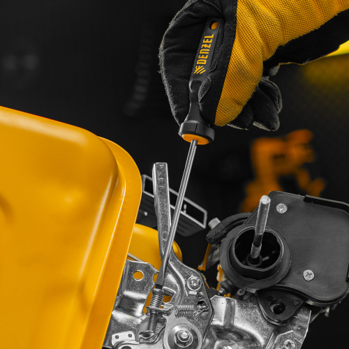 Отвертка SL4х100 мм, CrV, трехкомпонентная рукоятка Denzel по ценам производителя в Москве с доставкой по всей России