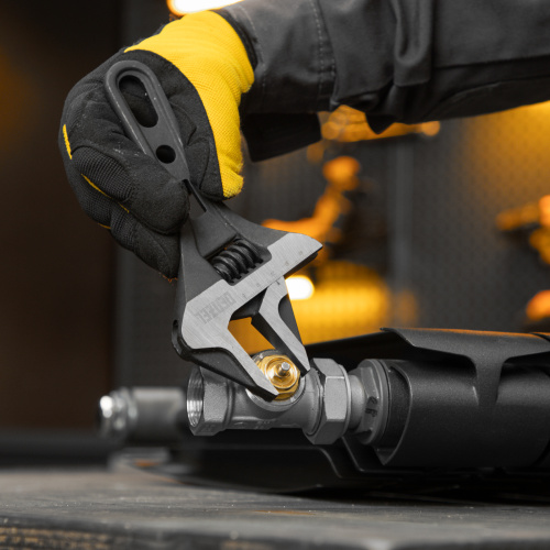 Ключ разводной 185 мм, CrV, кованый, укороченная рукоятка Denzel по ценам производителя в Москве с доставкой по всей России