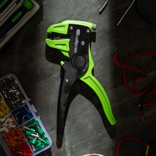 Щипцы для зачистки электропроводов, сечением: 0.2-3.5 мм2, функция обрезания проводов Сибртех по ценам производителя в Москве с доставкой по всей России