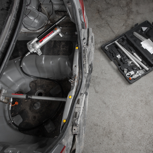 Растяжка гидравлическая, 4 т, набор из 17 предметов, 7 сменных насадок, в пластиковом кейсе Matrix по ценам производителя в Москве с доставкой по всей России