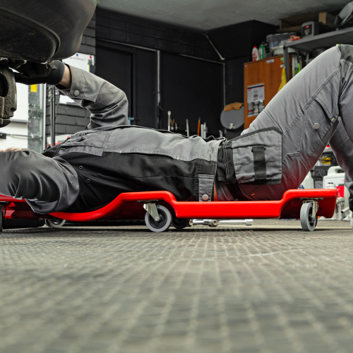 Лежак ремонтный на шести колесах, 1000 х 475 х 128 мм, пластиковый Matrix по ценам производителя в Москве с доставкой по всей России