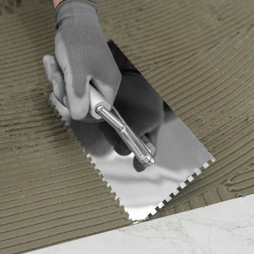 Гладилка из нержавеющей стали, 280 х 130 мм, деревянная ручка, зуб 6 х 6 мм Matrix по ценам производителя в Москве с доставкой по всей России