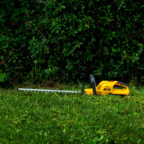 Кусторез аккумуляторный RBC510-36, Li-ion, 36 В, 4 Ач, нож 510 мм, поворотная ручка Denzel по ценам производителя в Москве с доставкой по всей России