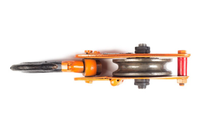 Блок монтажный однорольный с  крюком TOR 1 т с откидной щекой по ценам производителя в Москве с доставкой по всей России