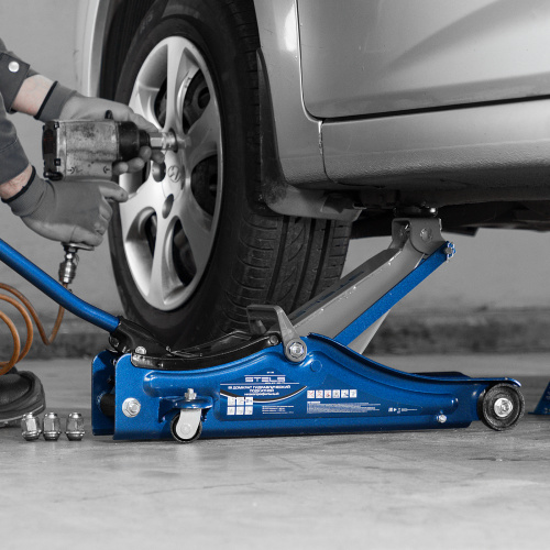 Домкрат гидравлический подкатной, 2 т, Low Profile, 80-380 мм Stels по ценам производителя в Москве с доставкой по всей России