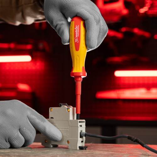 Отвертка Insulated, PH1 x 75 мм, CrMo, до 1000 В, двухкомпонентная рукоятка Matrix Professional по ценам производителя в Москве с доставкой по всей России