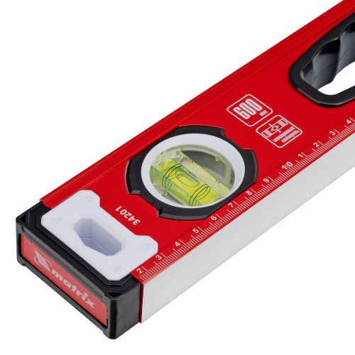 Уровень алюминиевый, фрезерованный, 3 глазка, рукоятки, 600 мм Matrix по ценам производителя в Москве с доставкой по всей России